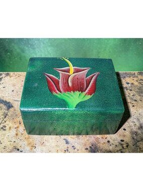 Vintage Handpainted Lacquered Wood Floral Keepsake Trinket Jewelry Box Green